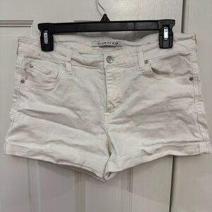 ✨‎ Celebrity Pink White Denim Shorts - Size 11/30 ✨